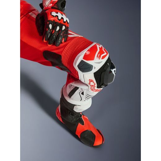JEDNODIELNA KOMBINÉZA GP TECH V5, ALPINESTARS (ČERVENÁ FLUO/ČERVENÁ/BÍLÁ) 2026