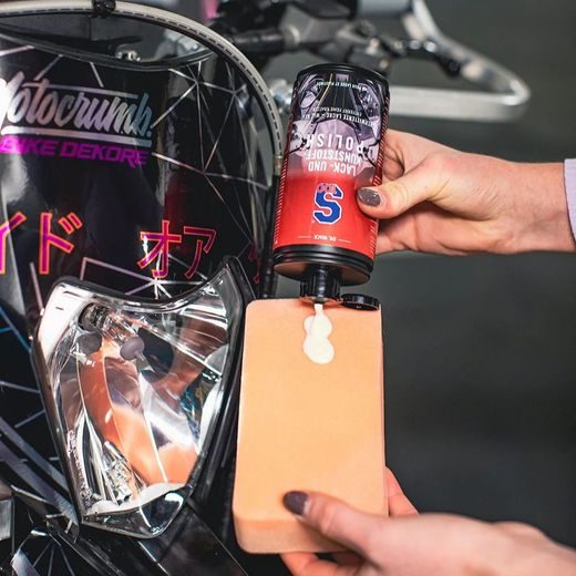 S100 LEŠTENKA NA LAK A PLASTY - LACK UND KUNSTSTOFF POLISH 220 ML