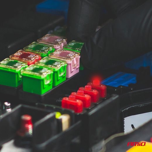 SADA PLOCHÝCH POJISTEK S LED INDIKACÍ A PINZETOU (SADA 11 KS)