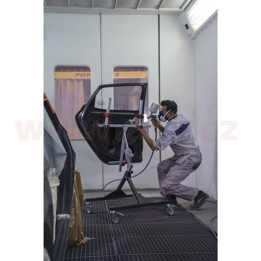 POJÍZDNÝ, PLNĚ NASTAVITELNÝ STOJAN NA LAKOVÁNÍ