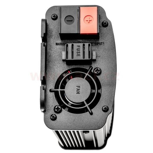 MĚNIČ NAPĚTÍ 12 V/230 V-300 W + USB PORT, MODIFIKOVANÁ SINUSOVKA