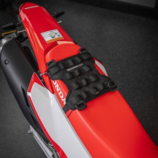 SYSTÉM UCHYTENIE BATOŽINY NOMAD NA SEDAČKU SPOLUJAZDCA MALÝ, OXFORD (ČIERNA)