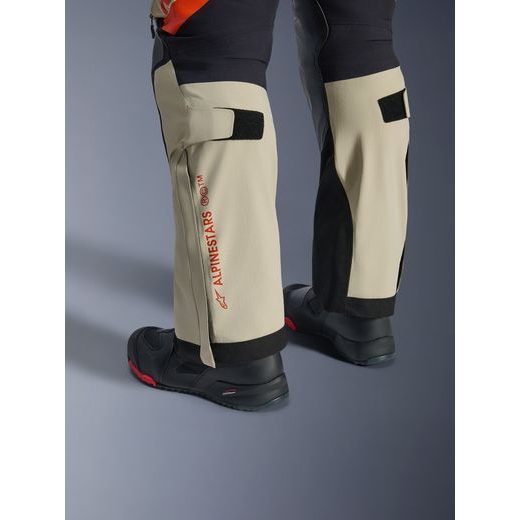 NOHAVICE HALO PRE DRYSTAR XF, ALPINESTARS (KRÉMOVÉ/ČERNÉ/ČERVENÉ) 2026