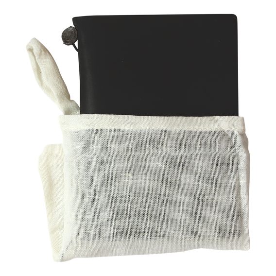 TRAVELER'S Notebook — Black (Passport)