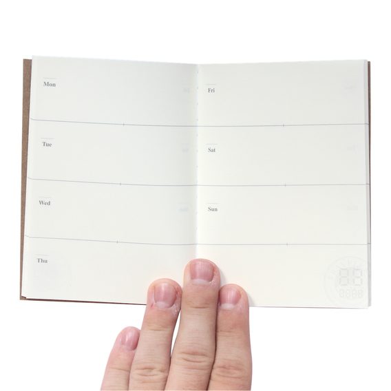 TRAVELER'S 007 — Free Diary (Weekly, Passport)