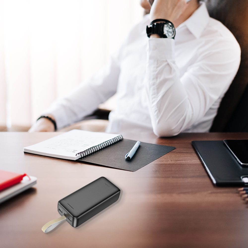 Hoco J111B PowerBank 30000mAh, 2x USB, USB-C, Micro-USB, PD30W, Sa LED Diodom I žicom Za Vrat, Crna