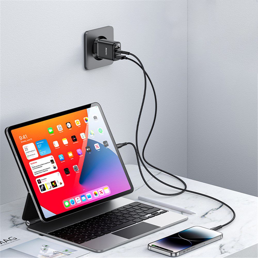 Yesido adaptér (YC68) s digitálnym displejom, USB + USB-C, čierny