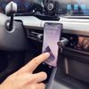 Wozinsky gravitačný držiak telefónu do mriežky auta, čierny (WCHBK7)