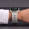 Tech-Protect Silicone Line narukvica, Apple Watch 8 / 9 / 10 / 11 / 12 / SE / Ultra (44 / 45 / 46 / 49 mm), siva