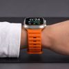Tech-Protect Silicone Line rem til Apple Watch 8 / 9 / 10 / 11 / 12 / SE / Ultra (44 / 45 / 46 / 49 mm) - Orange