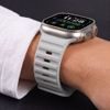 Tech-Protect Silicone Line narukvica, Apple Watch 8 / 9 / 10 / 11 / 12 / SE / Ultra (44 / 45 / 46 / 49 mm), siva