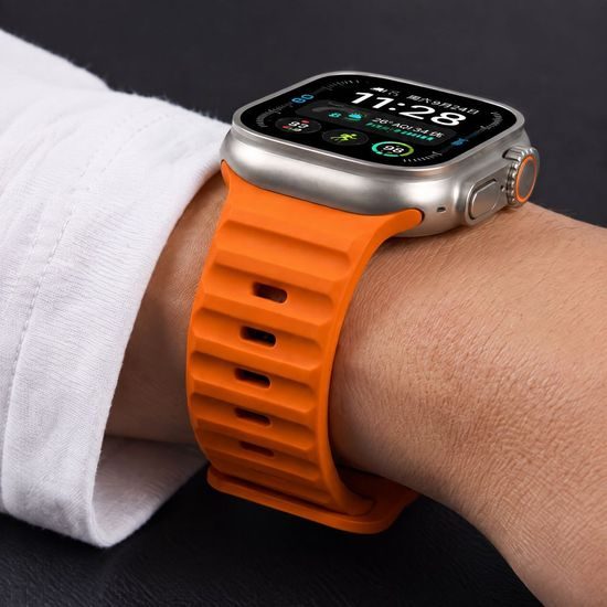 Tech-Protect Silicone Line rem til Apple Watch 8 / 9 / 10 / 11 / 12 / SE / Ultra (44 / 45 / 46 / 49 mm) - Orange