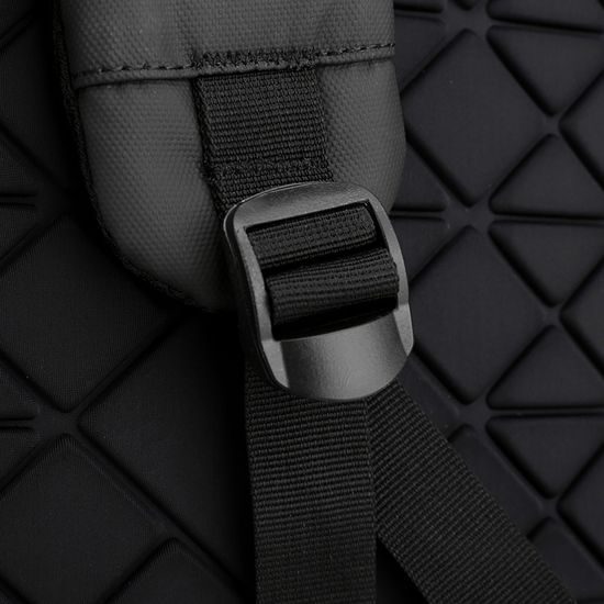 JP Rucksack B22 - Multifunktionaler Tagesrucksack 44x30x14 cm - Schwarz