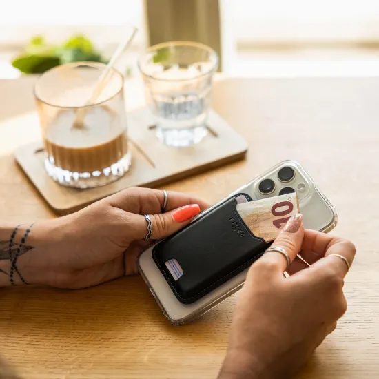 FIXED MagWallet pénztárca MagSafe-fel, Find My lokátorral és vezeték nélküli töltéssel, fekete