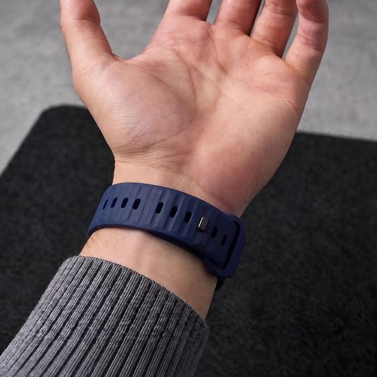 Tech-Protect Silicone Line řemínek, Apple Watch 8 / 9 / 10 / 11 / 12 / SE / Ultra (44 / 45 / 46 / 49 mm), modrý