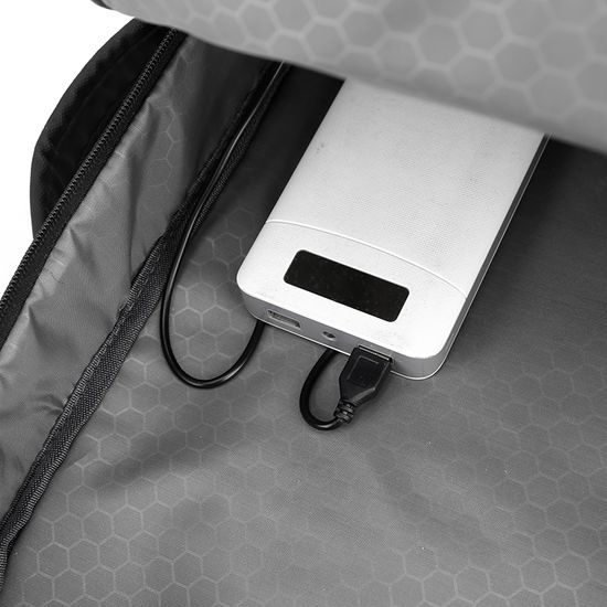 JP Batoh B07, 43*29*16 cm, černý