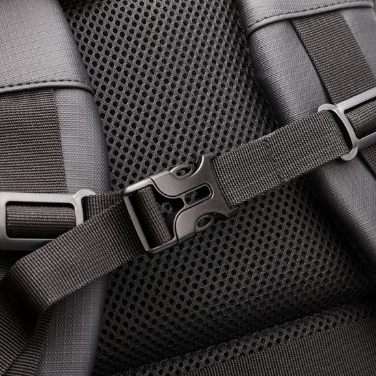 JP Batoh B01, 48*32*16 cm, černý