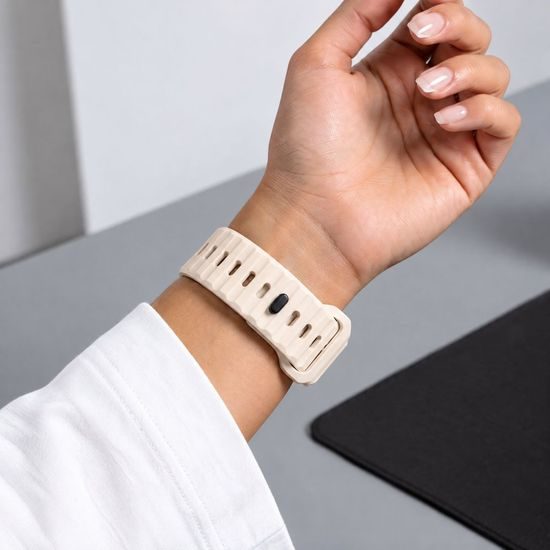 Tech-Protect Silicone Line řemínek, Apple Watch 8 / 9 / 10 / 11 / 12 / SE / Ultra (44 / 45 / 46 / 49 mm), béžový