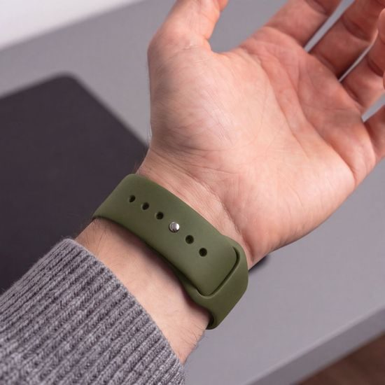 Tech-Protect Silicone rihm Apple Watch 8 / 9 / 10 / 11 / 12 / SE / Ultra (44 / 45 / 46 / 49 mm) – oliivroheline