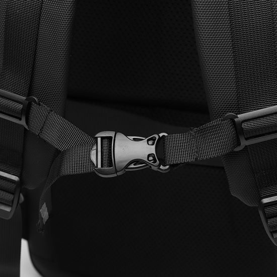 JP Rucksack B15 für Alltag und Freizeit - 48x33x20~25 cm - Schwarz