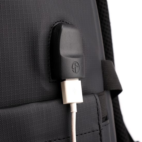 JP Batoh B01, 48*32*16 cm, černý