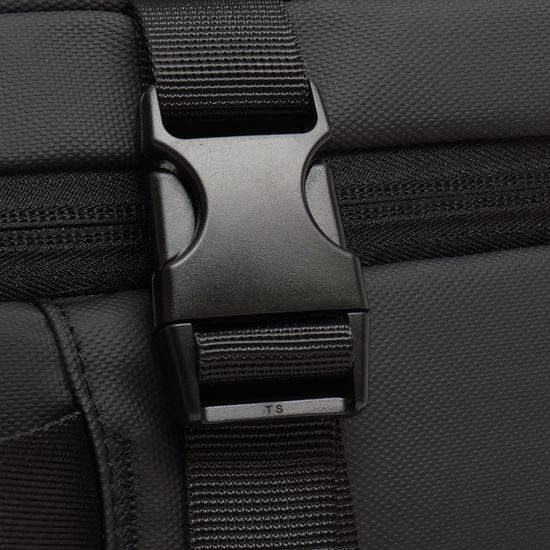 JP Batoh B03, 47*30*16~23 cm, černý