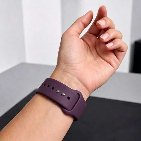 Tech-Protect Silicone kellarihm Apple Watch 8 / 9 / 10 / 11 / 12 / SE / Ultra (44 / 45 / 46 / 49 mm) – tumelilla