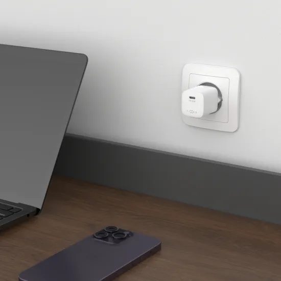 FIXED Mini GaN hálózati töltő, USB-C, PD 30W, fehér