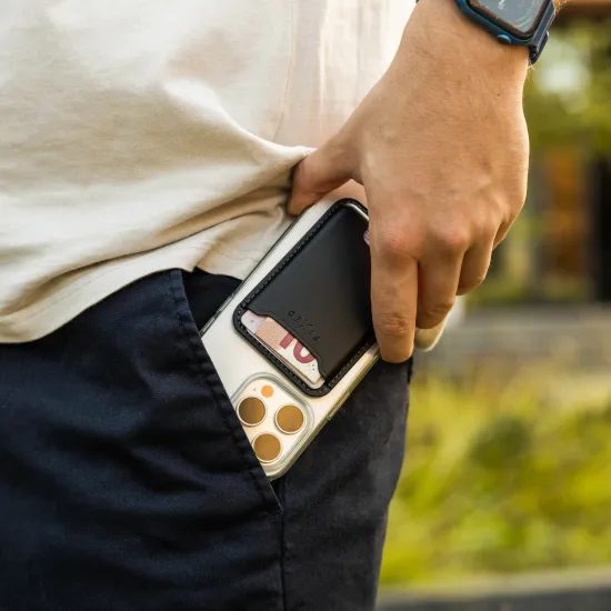 FIXED MagWallet pénztárca MagSafe-fel, Find My lokátorral és vezeték nélküli töltéssel, fekete