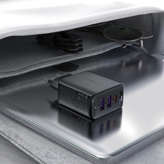 Acefast Ladegerät A57 GaN, PD 35W, 2x USB + USB-C, schwarz