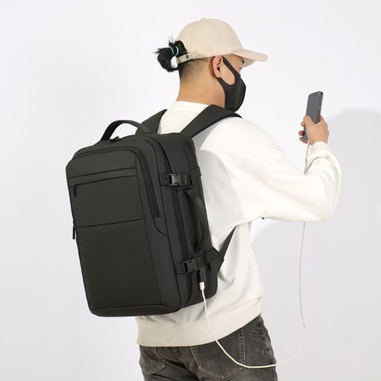 JP Batoh B03, 47*30*16~23 cm, černý