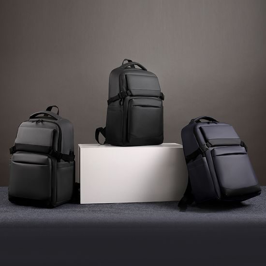 JP Batoh B01, 48*32*16 cm, černý