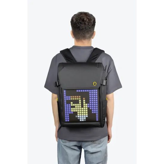 Divoom Pixoo Smart hátizsák kijelzővel, fekete színben