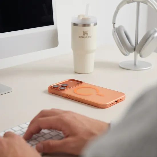 Tech-Protect MagZero MagSafe Case für iPhone 17 Pro Max / 18 Pro Max - Ultradünne Schutzhülle mit Metallrahmen - Matt Orange
