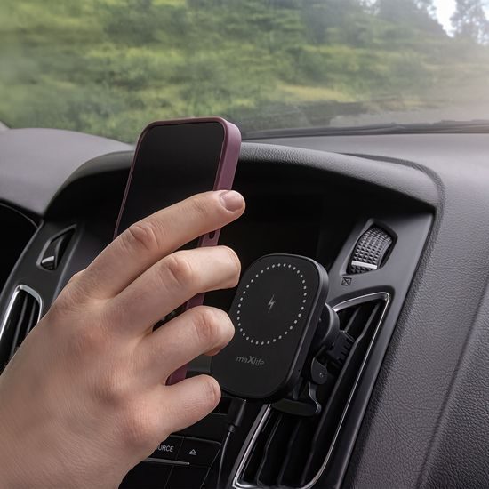 Maxlife MXCH-16 magnetni nosilec avtomobilske rešetke z brezžičnim polnjenjem 15 W, črn