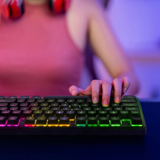 Wozinsky WKG-200 RGB Gaming Πληκτρολόγιο με ροδέλα για κύλιση, μαύρο