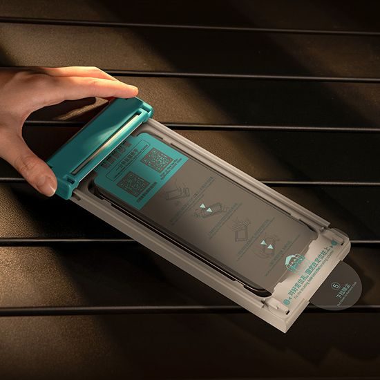 Benks Vetro Temperato Warrior 2.0 AR-EZFita, iPhone 17 Pro Max