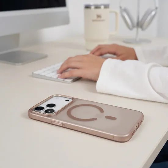 Tech-Protect MagZero MagSafe Case für iPhone 17 Pro Max / 18 Pro Max - Ultradünne Schutzhülle mit Metallrahmen - Matt Wüstengold