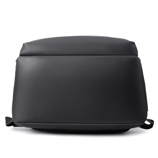 JP Batoh B02, 48*32*16 cm, černý