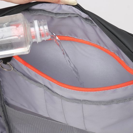 JP Batoh B03, 47*30*16~23 cm, černý