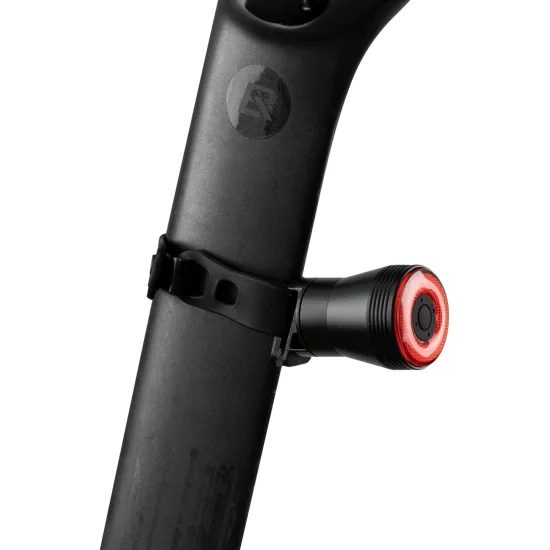 Rockbros Q5 zadní světlo na kolo s inteligentním dorazovým systémem, černé