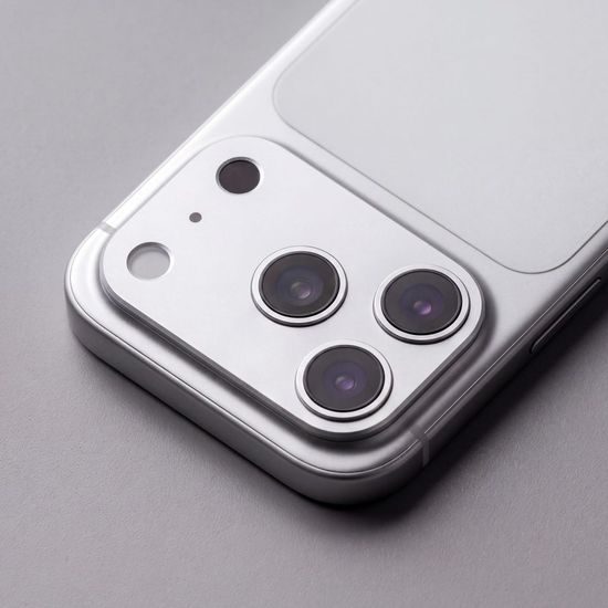iPhone 18 Pro kaamerakaitse – Tech-Protect Camalloy Fit+ – hõbedane