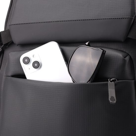 JP Batoh B01, 48*32*16 cm, černý