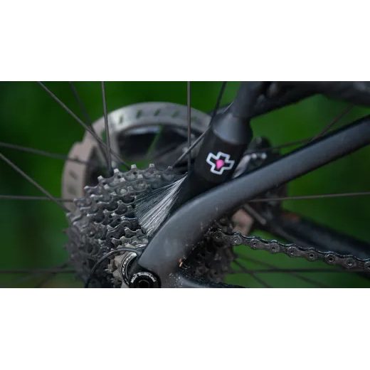 DRIVETRAIN DETAILING BRUSH MUC-OFF 368