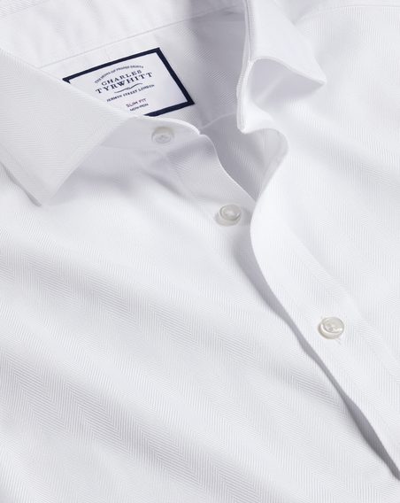 Charles Tyrwhitt Spread Collar Non-Iron Herringbone Shirt