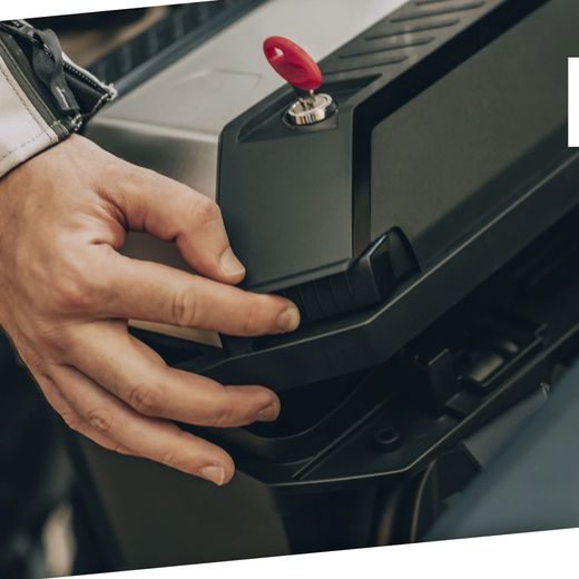 BOČNÍ KUFRY NA MOTORKU SHAD TR27 D0TR27200 HLINÍK (PÁR)