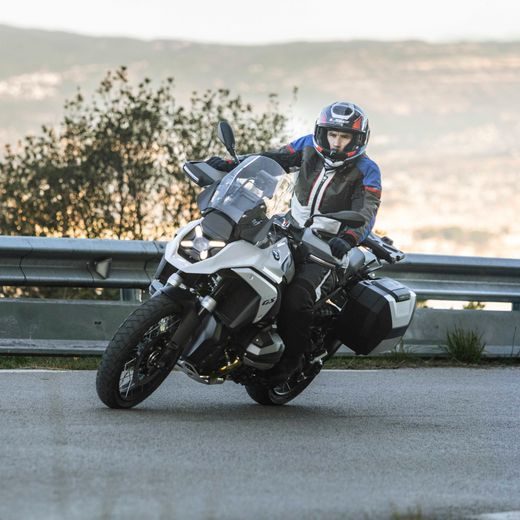 BOČNÍ KUFRY NA MOTORKU SHAD SH38X D0B38106 (ROZŠIŘITELNÝ KONCEPT) KARBONOVÝ