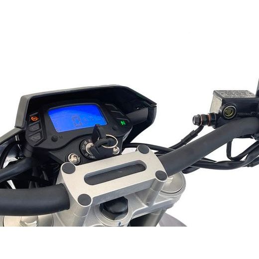 YUKI 125I SE - ČERNÁ / ORANŽOVÉ POLEPY