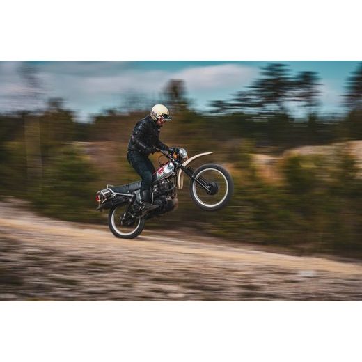 PŘILBA ESO FORTY NINE, CASSIDA (KRÉMOVÁ/ČERNÁ) 2026