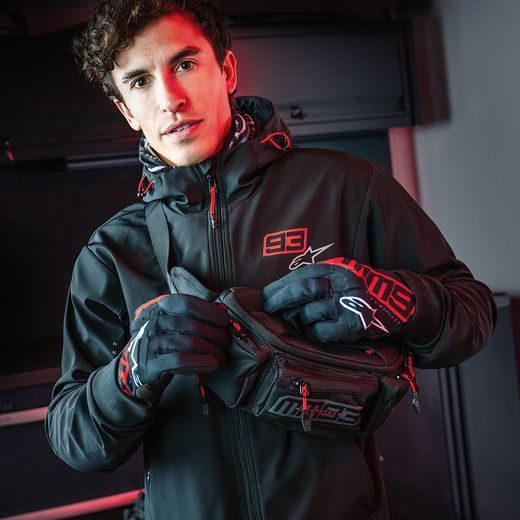 LEDVINKA MM93 KOLEKCE, ALPINESTARS (ČERNÁ/ČERVENÁ/ŠEDÁ, OBJEM 2,5 L) 2026